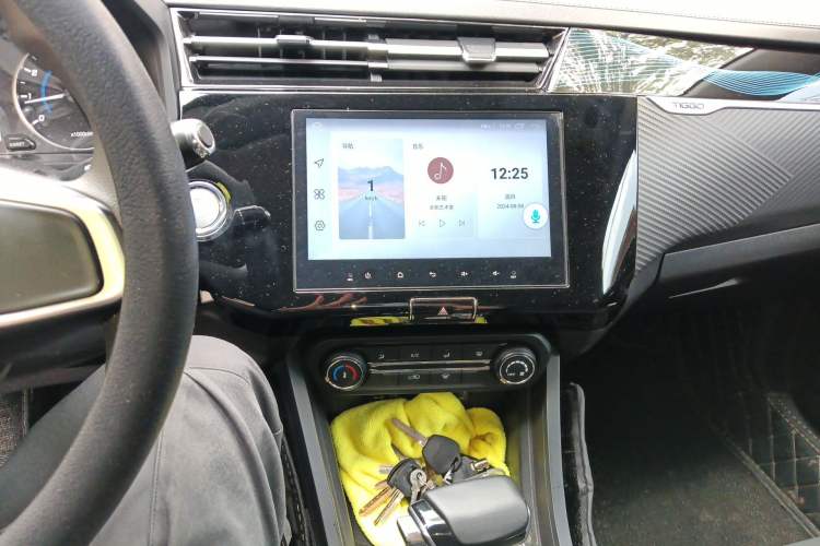 Used Chery Tiggo 3X 2024 1.5L CVT Excellence Edition Audio And AC Panel