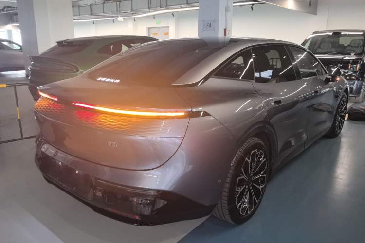 Used Zeekr 007 2024 Rear-Drive Enhanced Version 75 kWh
