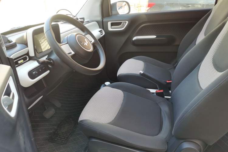 Used Wuling Hongguang MINIEV 2024 3rd Generation 215km Youth Edition Left Front Seat