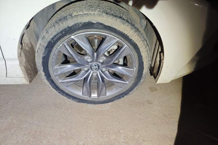 Used Toyota Avalon 2019 2.0L Luxury Edition China VI Standard
