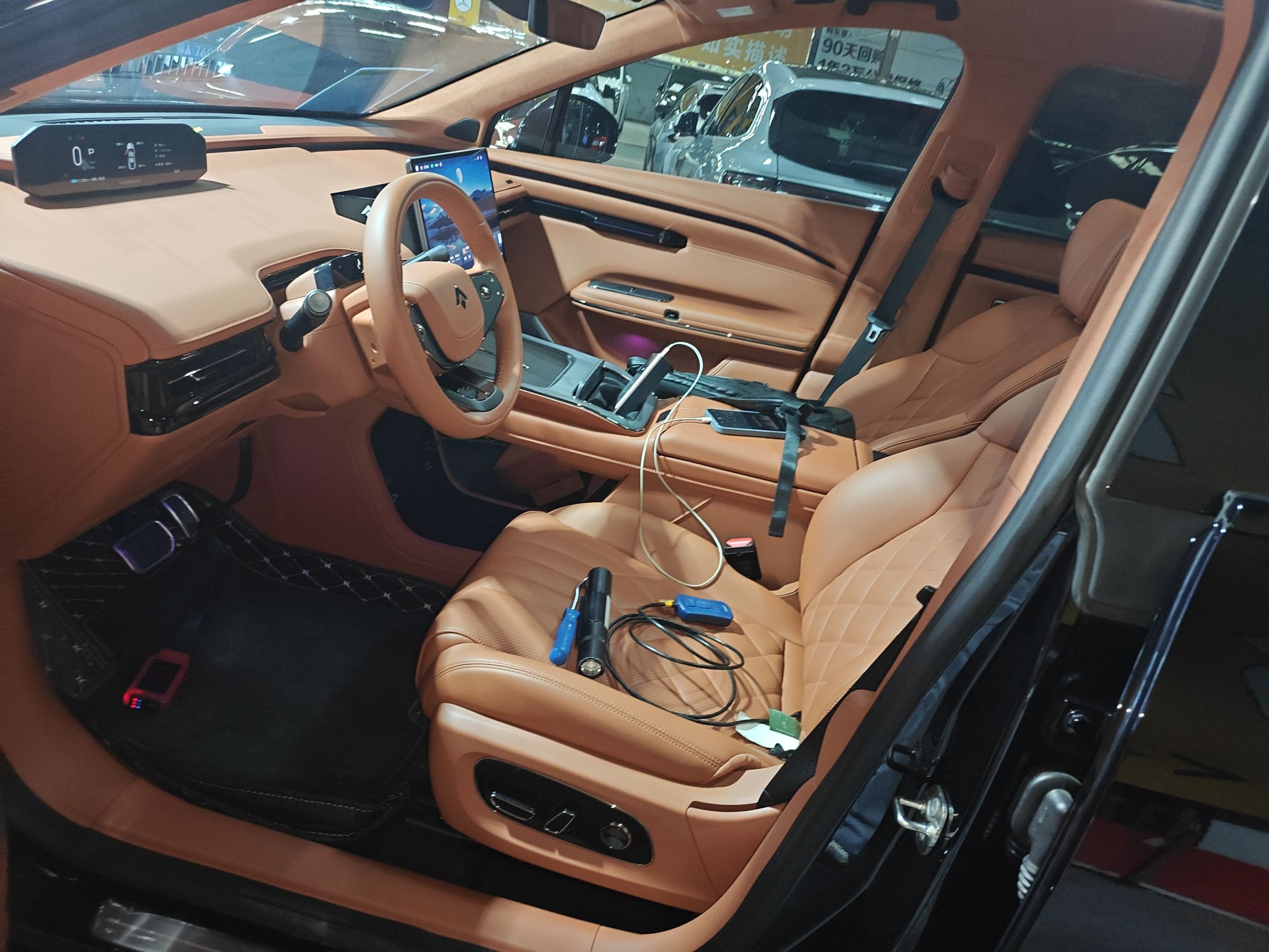 المقاعد الأمامية داخل السيارة