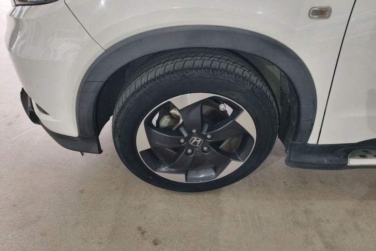 Used Honda Vezel 2017 1.8L CVT Front-Wheel Drive Pioneer Edition