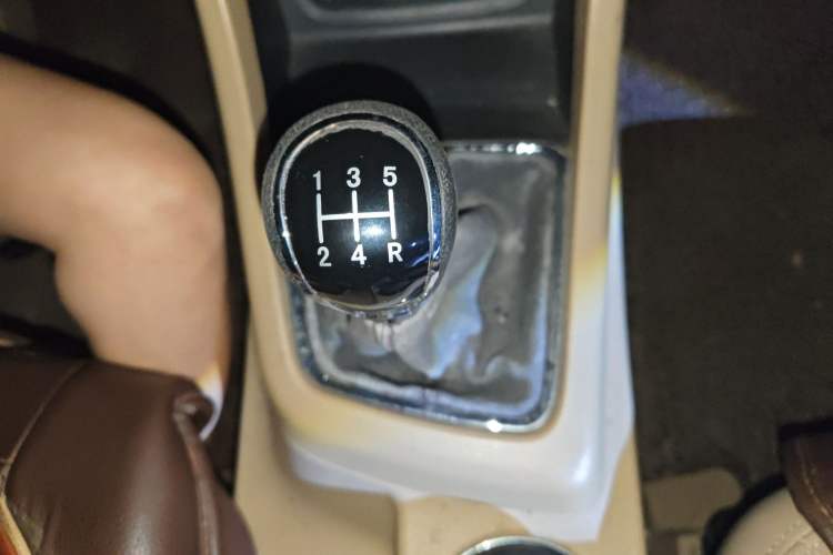 Used Baojun 730 2015 1.8L Manual Luxury Navigation ESP Version 7-seater
