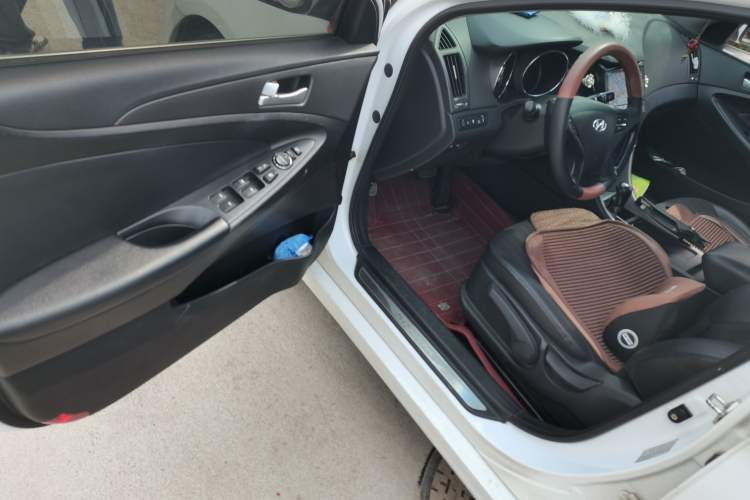 Used Hyundai Sonata 2011 2.0L Automatic Leading Edition