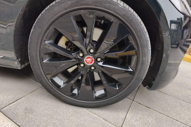 Used Jaguar XFL 2023 XFL 2.0T P300 Four-Wheel-Drive Flagship Sport Edition
