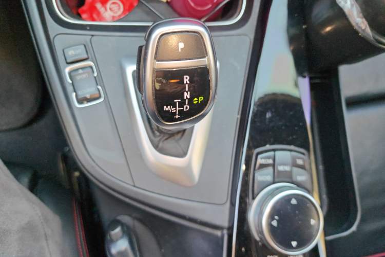 Used BMW 3 Series 2014 320i Sport Design Package
