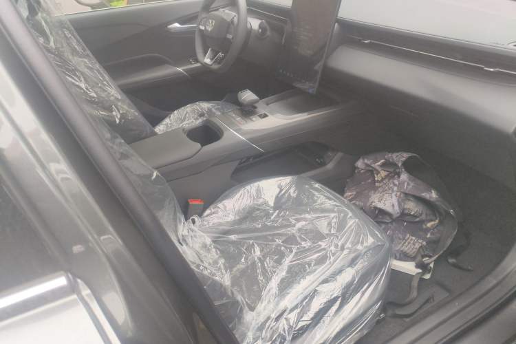 Used CHANGAN Eado 2025 Blue Whale 1.5T 500Bar Prestige Model