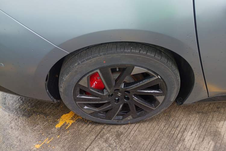 Used Dongfeng eπ eπ007 2024 Pure Electric 540 All-Wheel Drive Max Edition Right Rear Wheel Hub