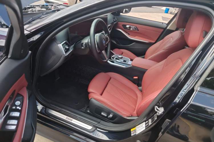 Used BMW i3 2022 eDrive 35 L
