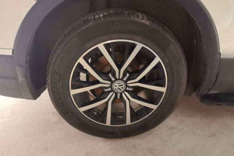 Used Volkswagen Tiguan L 2017 330TSI Automatic Two-Wheel Drive Luxury Edition
