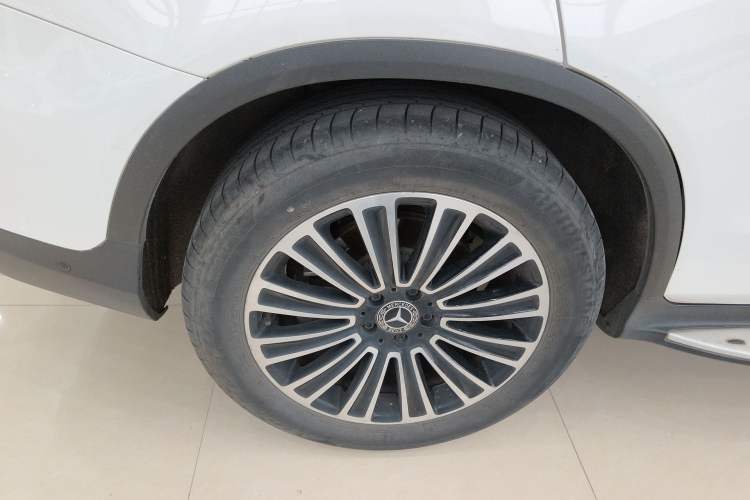 Used Mercedes-Benz GLC 2018 GLC 200 4MATIC Right Rear Wheel Hub