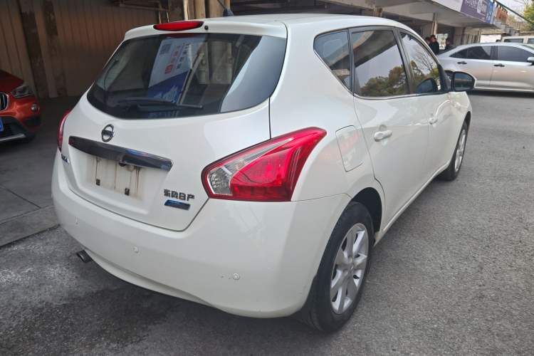 Used Nissan Tiida 2014 1.6L CVT Cool Cafe Edition
