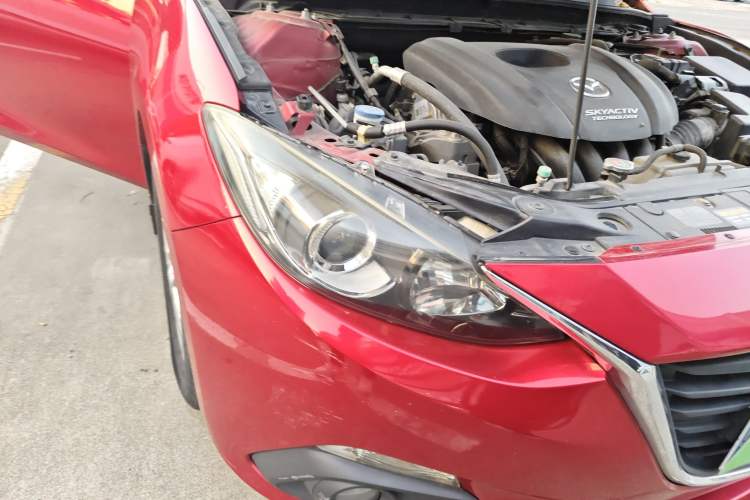 Used Mazda Mazda 3 Axela 2016 Sedan 1.5L Automatic Comfort Model
