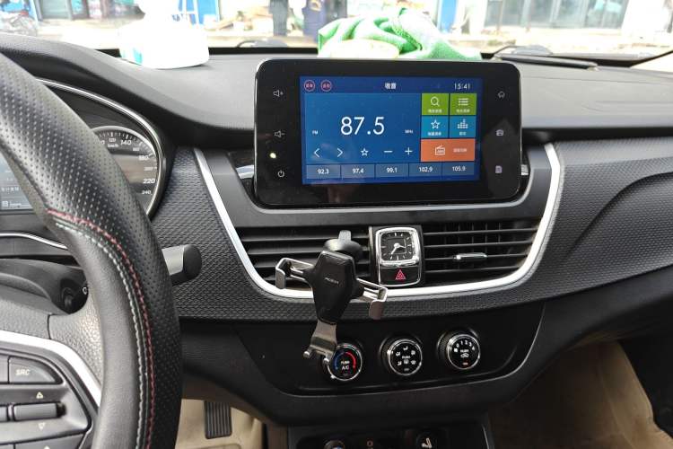 Used Baojun 730 2019 1.5L Manual Fashion Model 7-seater National V
