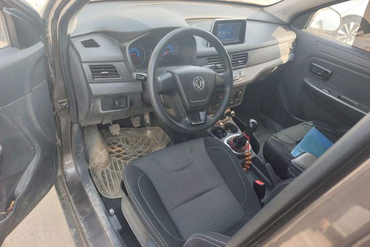 Used Dongfeng Fengon 330 
