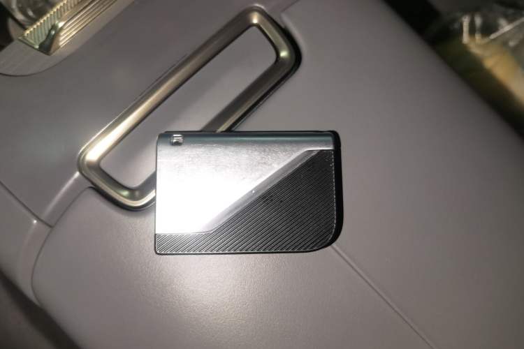 Used Lynk & Co 07 2024 EM-P 126 Long-Range Halo Vehicle Key