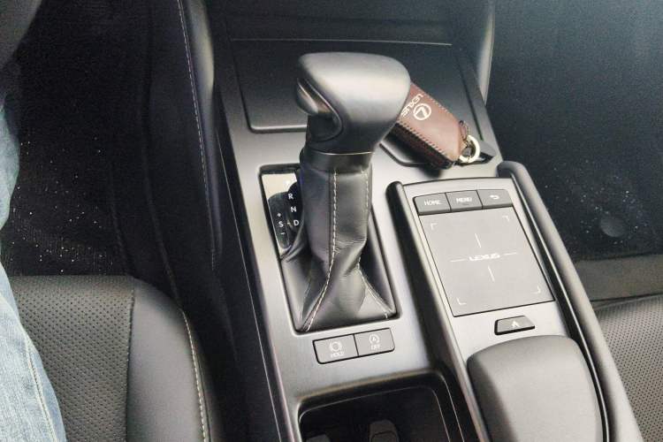 Used Lexus ES 2020 260 Excellence Edition Gear Lever