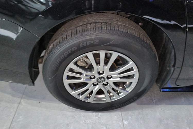 Used Toyota SIENNA 2021 2.5L Hybrid Comfort Edition Right Rear Wheel Hub