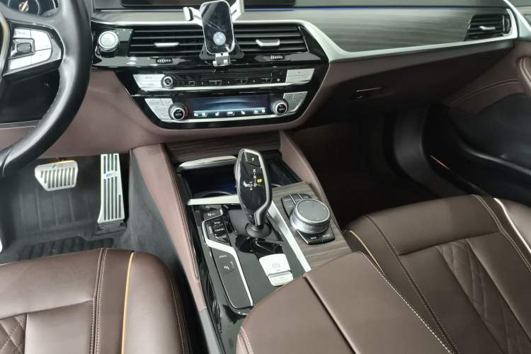 Used BMW 5 Series New Energy 2019 530Le Luxury Package Gear Lever