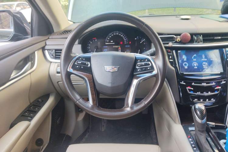 Used Cadillac XTS 2014 28T Comfort Version Steering Wheel