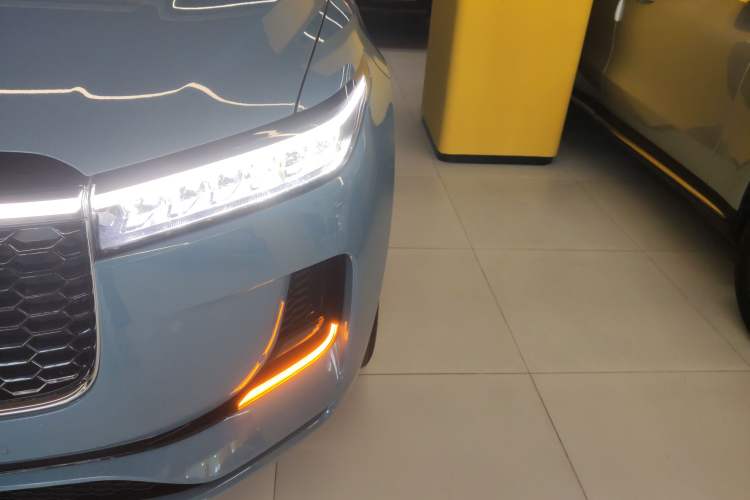 Used Li Auto ONE 2021 Extended-Range 6-Seater Version Left Front Headlight