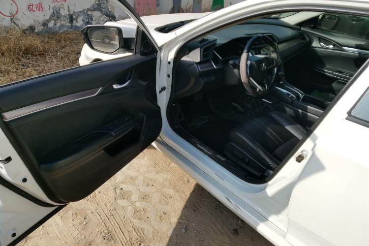 Used Honda Civic 2016 220TURBO CVT Prestige Edition
