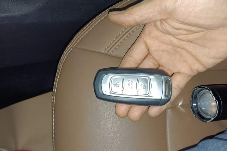 Used Geely Auto Emgrand X7 Sport 2016 1.8TD Automatic All-Wheel-Drive ZhiZun Edition