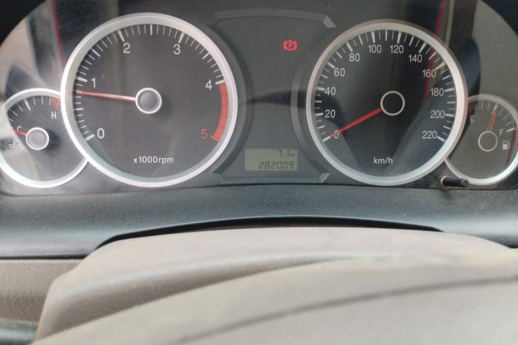 Used JMC Yuhu 7 2012 2.4T Four-Wheel Drive Manual Standard Edition JX4D24 Odometer Close Up