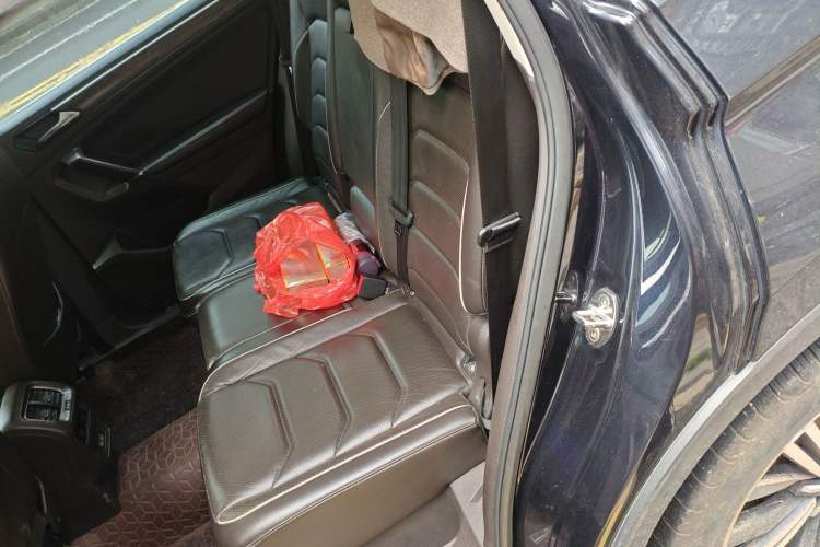 Used Volkswagen Tiguan L 2017 330TSI Automatic Two-Wheel Drive Flagship Edition Left Rear Seat