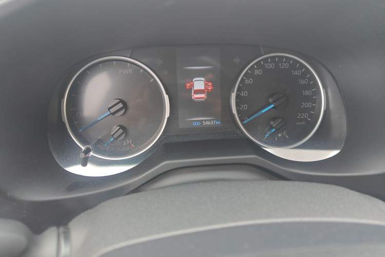 Used Toyota Wildlander 2022 Dual-Motor 2.5L E-CVT 4x4 Luxury PLUS Edition Odometer Close Up