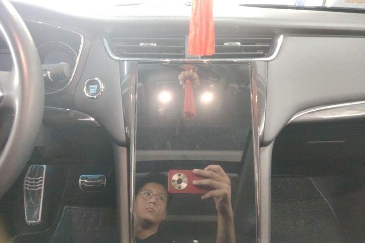 Used Ford Taurus 2019 EcoBoost 245 Premium Edition Audio And AC Panel