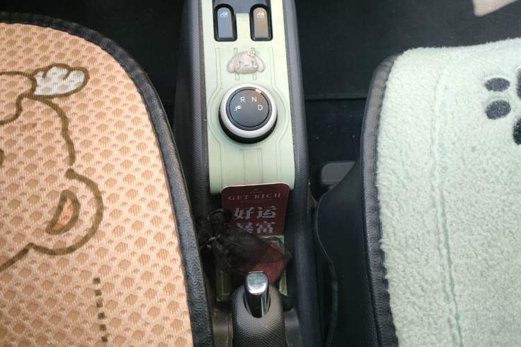 Used Wuling Hongguang MINIEV 2021 Macaron Fashion Model Lithium Iron Phosphate Gear Lever