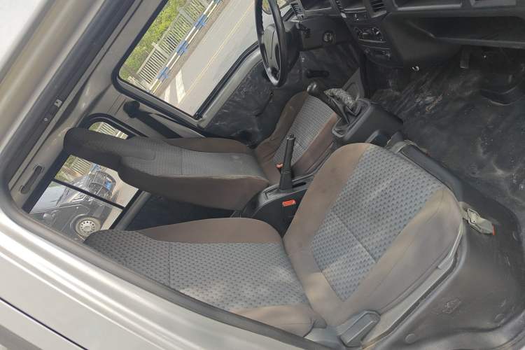 Used Wuling Zhiguang 2023 1.5L Practical Version 5/7 Seats Right Front Seat