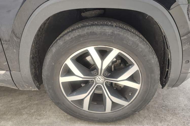 Used Volkswagen Teramont 2019 380TSI Four-Wheel Drive Luxury Version China VI Standard Right Front Wheel Hub