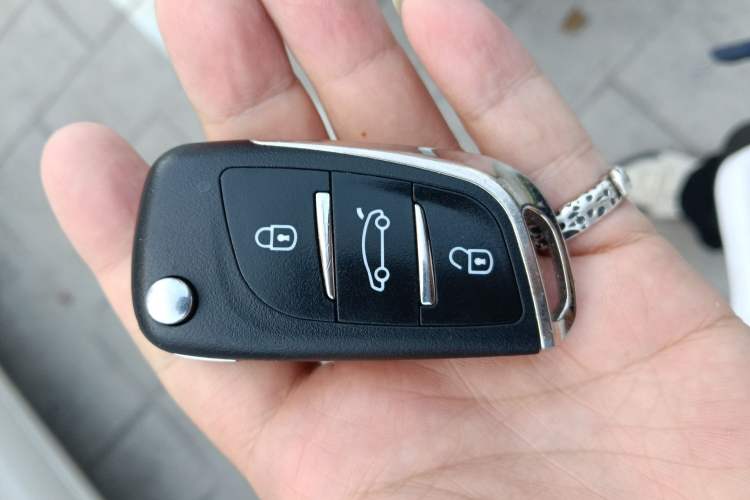 Used Toyota RAV4 2011 2.0L Automatic Luxury Edition
