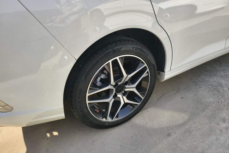 Used Dongfeng Aeolus Yixuan 2021 230T Automatic Chasing Shadow Edition