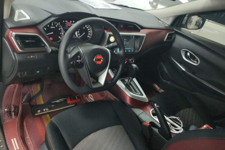 Used Nissan Lannia 2020 1.6L CVT Cool Edition Center Console