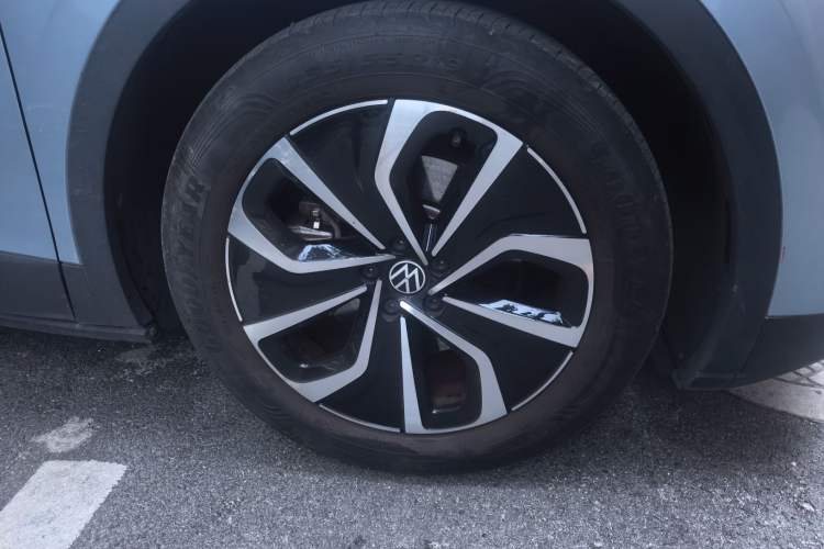 Used Volkswagen ID.4 X 2021 Pure Edition Right Front Wheel Hub