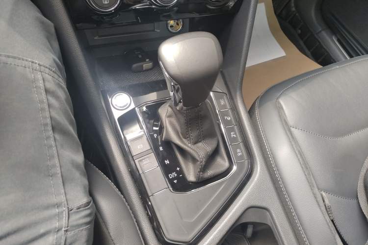 Used Volkswagen Tiguan L 2021 330TSI Automatic Two-Wheel Drive R-Line Enhanced Edition Gear Lever