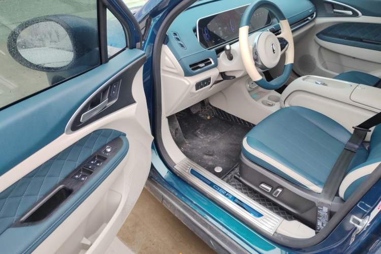 Used ORA Good Cat 2023 401 km Standard Range Luxury Version Lithium Iron Phosphate