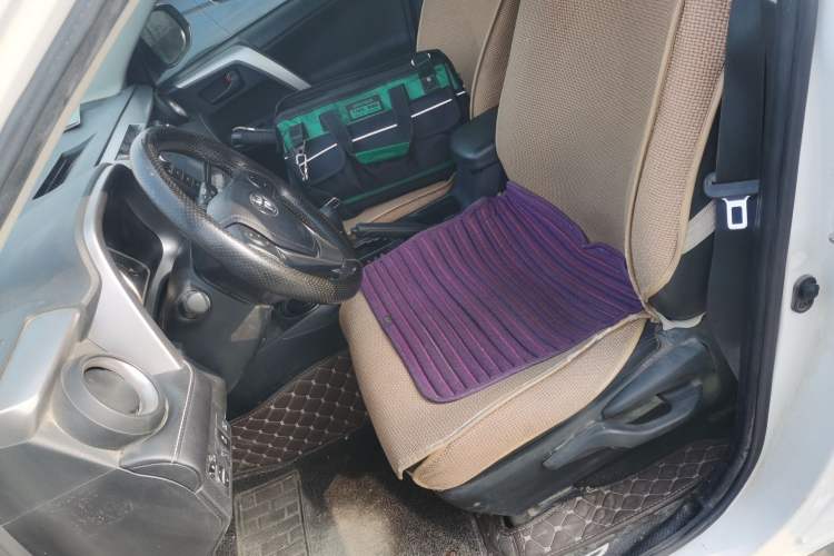 Used Toyota RAV4 2019 2.0L CVT Two-Wheel Drive Luxury Version China VI Standard