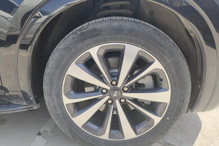 Used Li Auto ONE 2020 Extended-Range 6-Seater Version Right Front Wheel Hub