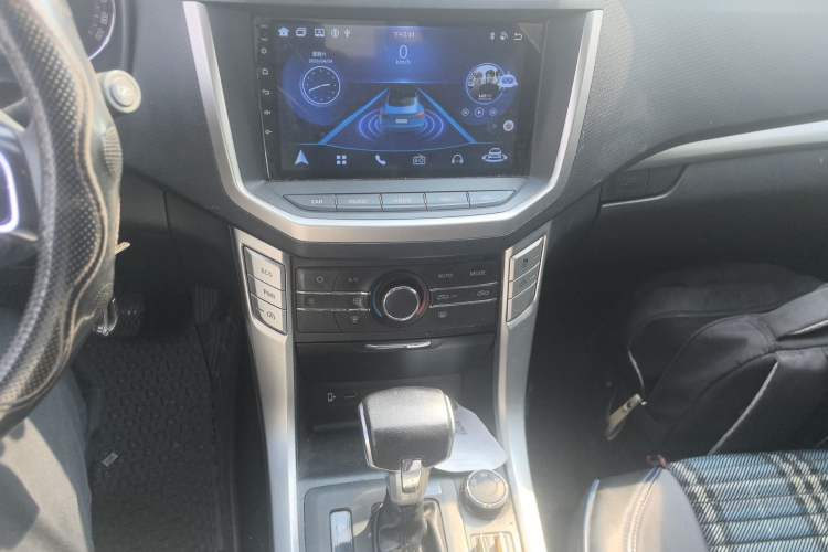 Used SAIC MAXUS T60 2017 2.0T Gasoline Automatic 4x4 High-Ride Elite Standard Cabin
