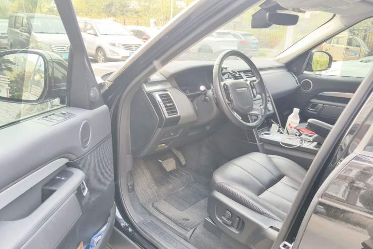 Used Land Rover Discovery 2020 3.0 SC V6 30th Anniversary Special Edition Driver Seat