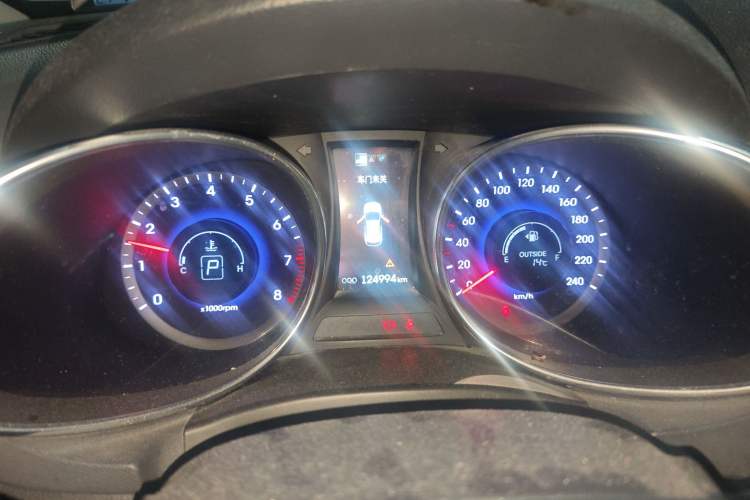 Used Hyundai Santa Fe 2013 2.4L Automatic Two-Wheel Drive Smart Version
