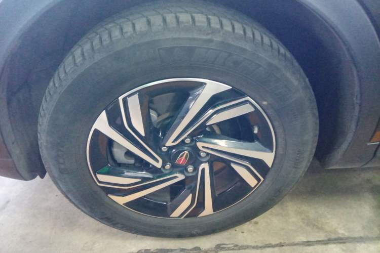 Used Hongqi HS5 2022 Revised Version 2.0T Smart Connect Flagship Edition
