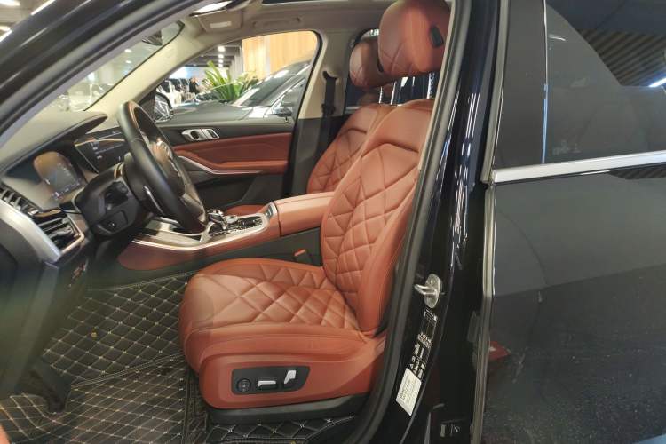 Used BMW X5 2022 Restyled xDrive 30Li Luxury Version M Sport Package
