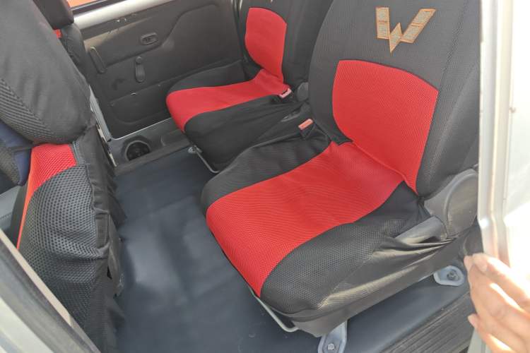 Used Wuling Rongguang V 2016 1.5L Standard Version