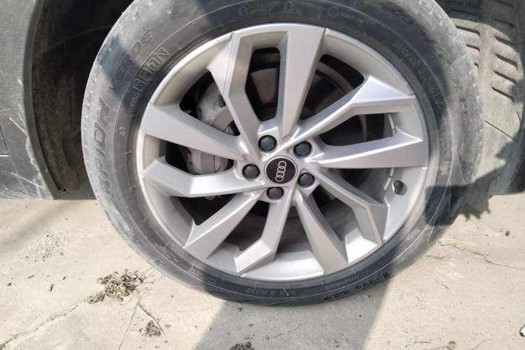 Used Audi Q5L 2022 40T Luxury Dynamic Model
