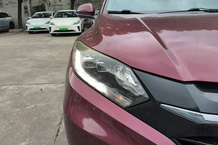 Used Honda Vezel 2015 1.8L CVT 2WD Luxury Model Right Front Headlight